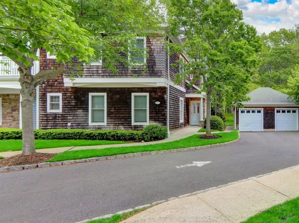 20 Gianna Court #20, Southampton, NY 11968