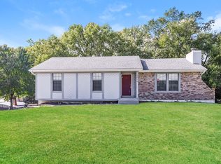 1504 Manor Cir, Independence, MO 64058