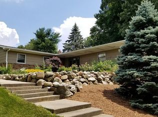 1602 N Creyts Rd, Lansing, MI 48917