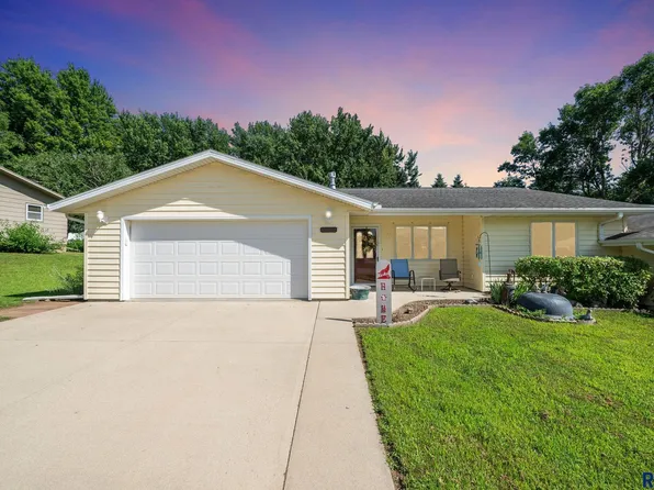 407 Lincoln Dr, Alcester, SD 57001