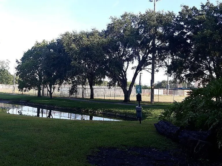 1081 Coral Club Dr — Photo 24