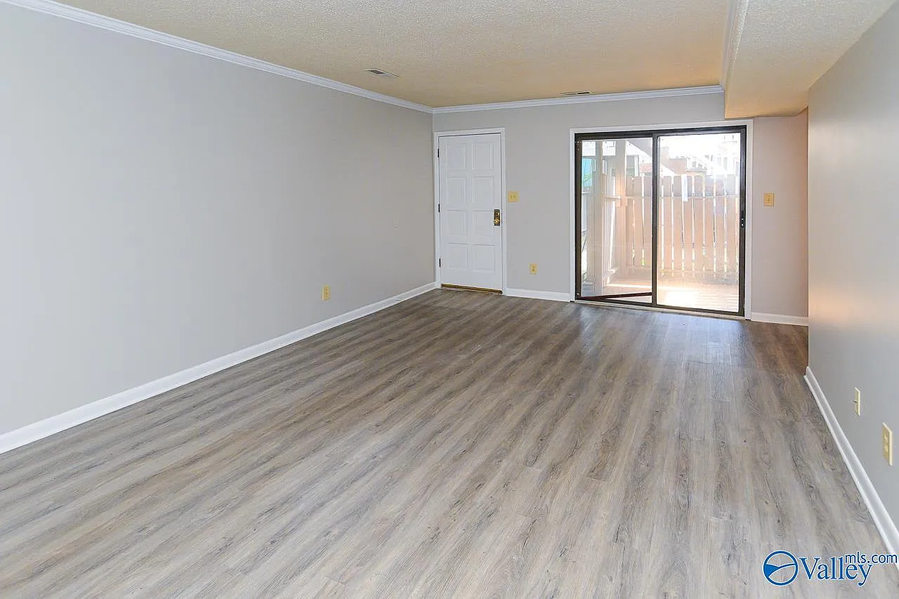 2 bed, 2.0 bath, 1058 sqft, $1,200 — Photo 4