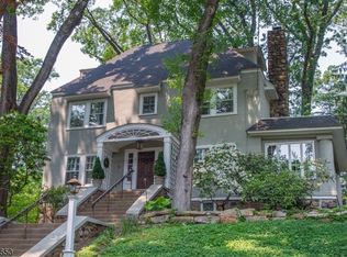 19 Valley Rd, Mountain Lakes, NJ 07046