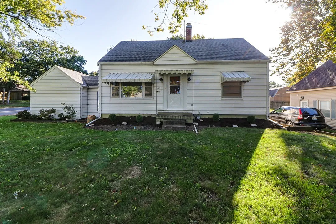 3 Bedroom House In Champaign-Availalbe August 2026 — Photo 1
