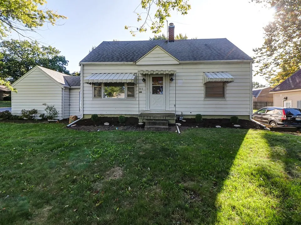 602 S Mattis Ave