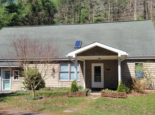 157 Macs Ln, Renovo, PA 17764