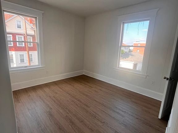 4th image of 190 Park Rd #2