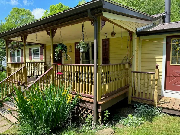 1187 Sand Fork Rd, New Milton, WV 26411