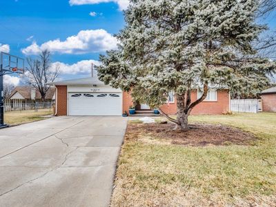 910 Old Farm Ests, Hutchinson, KS, 67502