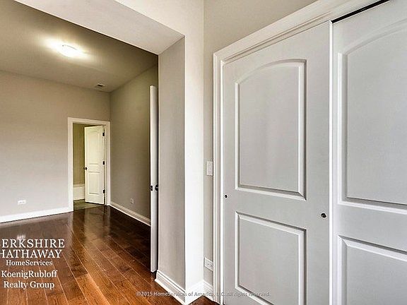 5th image of 3255 W Le Moyne St #1