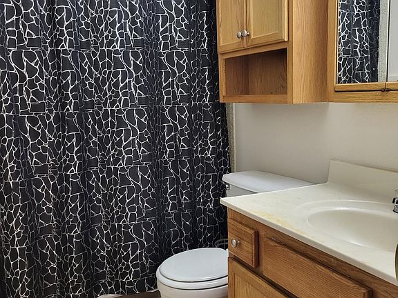 4th image of 2910 SE Kentucky Ave #2910303
