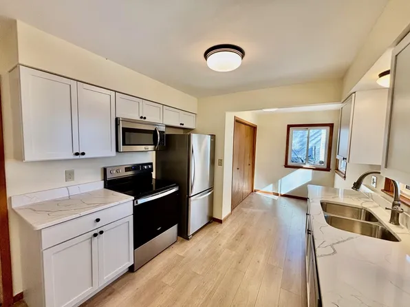 130 17th Ave N, South Saint Paul, MN 55075