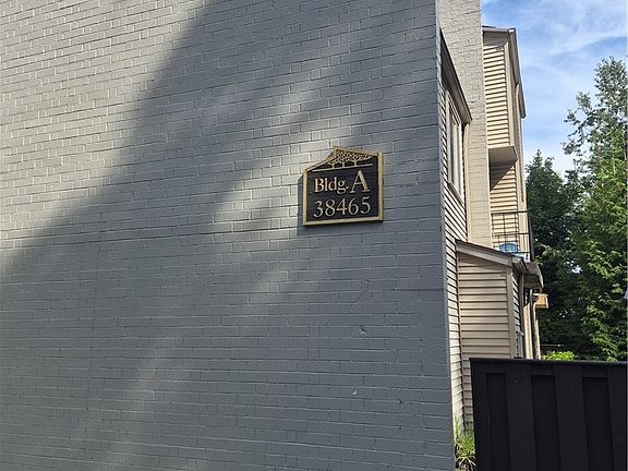 3rd image of 38465 N Lane Rd APT A103