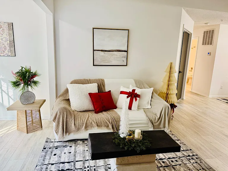 216 Afton Sq #202 — Photo 10