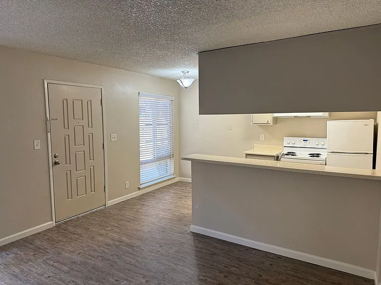 2114 H Street, Sacramento — Photo 2