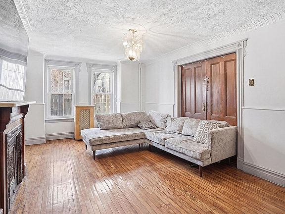 2nd image of 1222 Decatur St