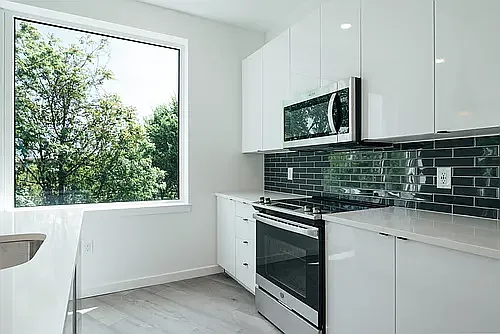 130 Monitor Street — Photo 23