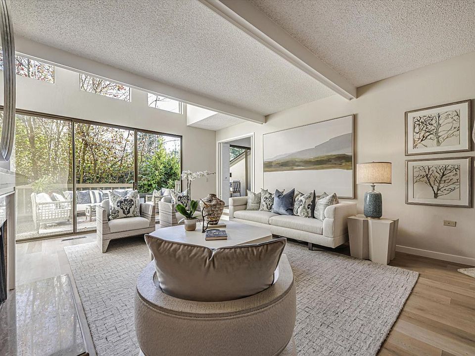 1st image of 504 Sand Hill Cir