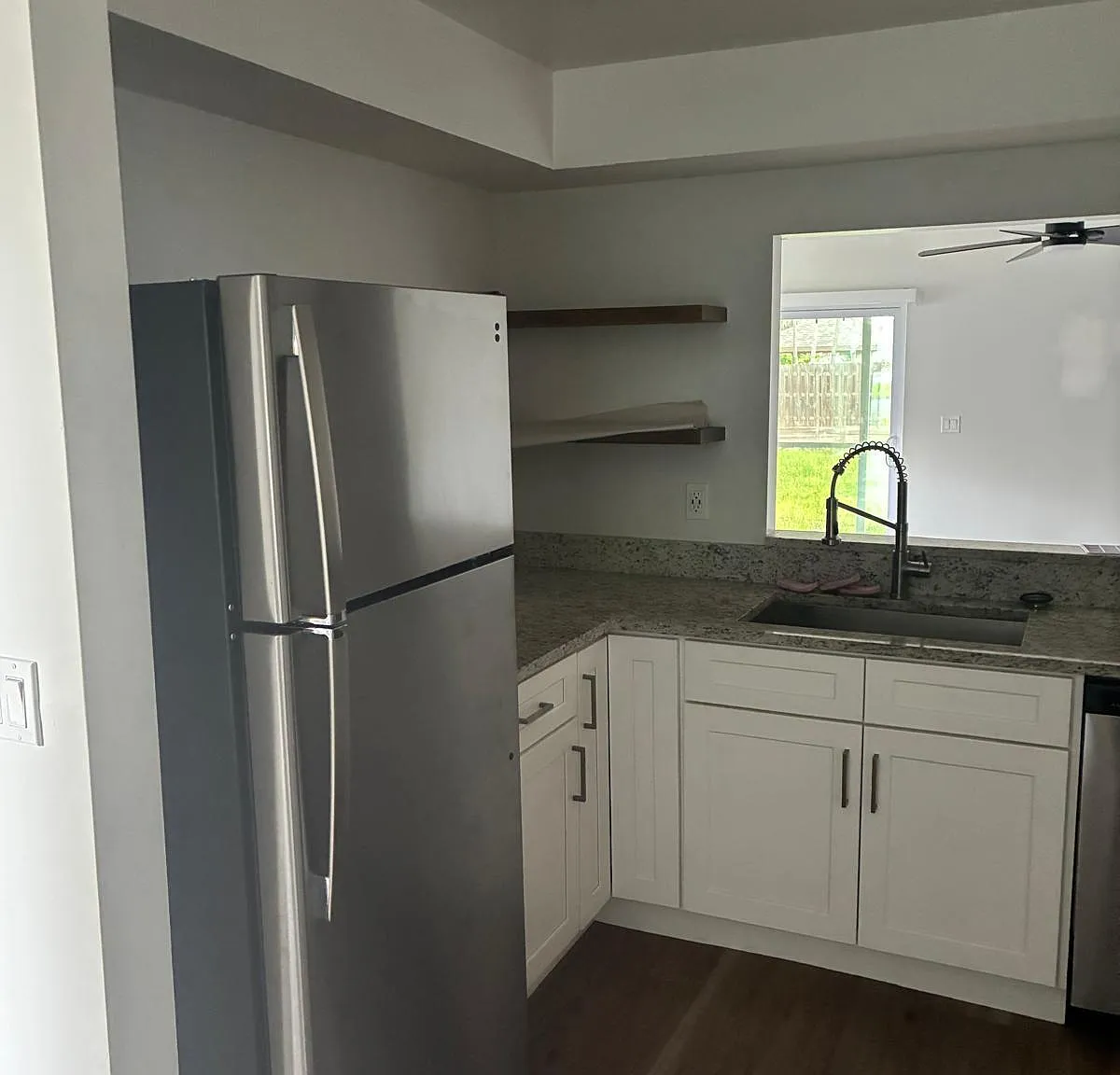 2 bed, 2.5 bath, 1284 sqft, $2,000 — Photo 3
