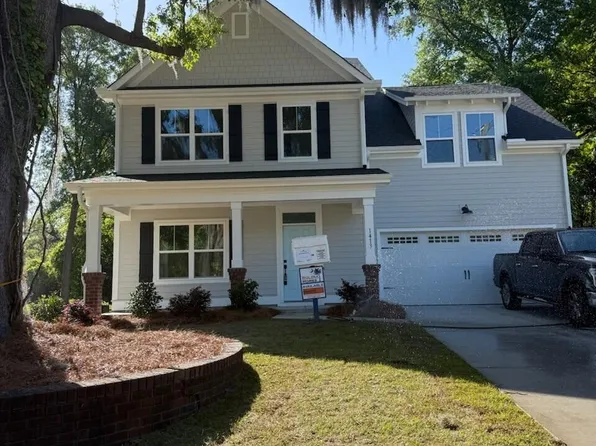 1413 Iroquois St, North Charleston, SC 29405