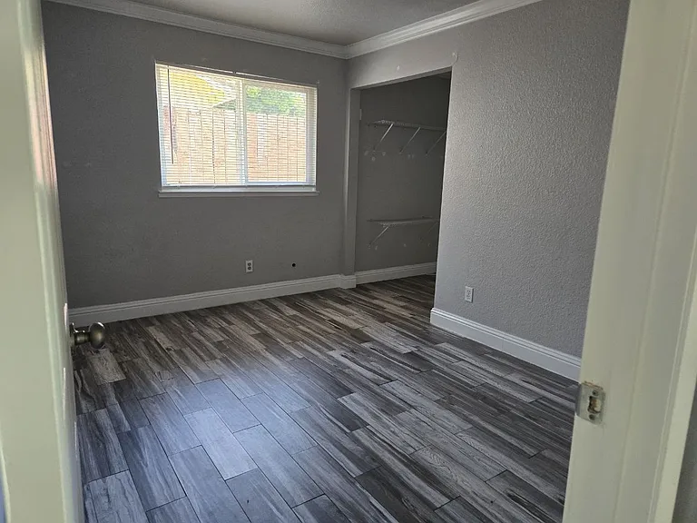 7305 Village Green Dr — Photo 21