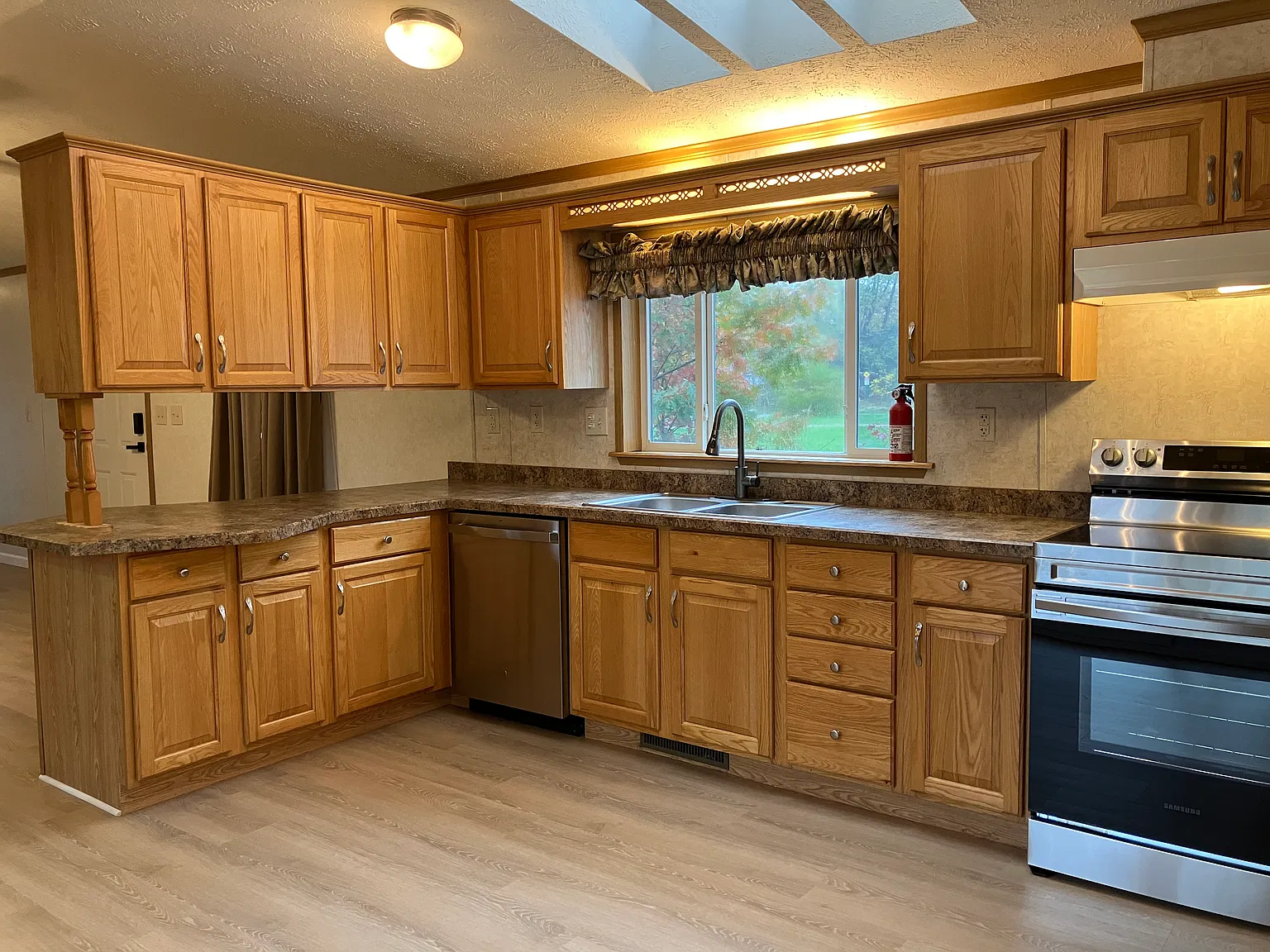 3 bed, 1100 sqft, $2,500 — Photo 1
