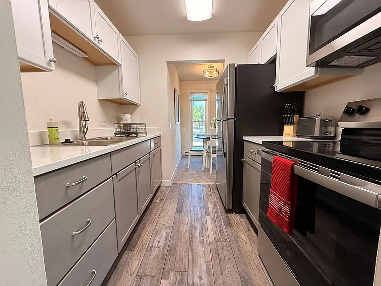 Wingra West Apartments — Photo 15