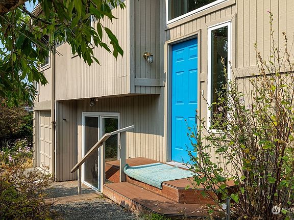 3rd image of 1224 Nimitz Drive