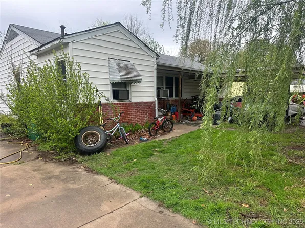 526 Cedar Ln, Okmulgee, OK 74447