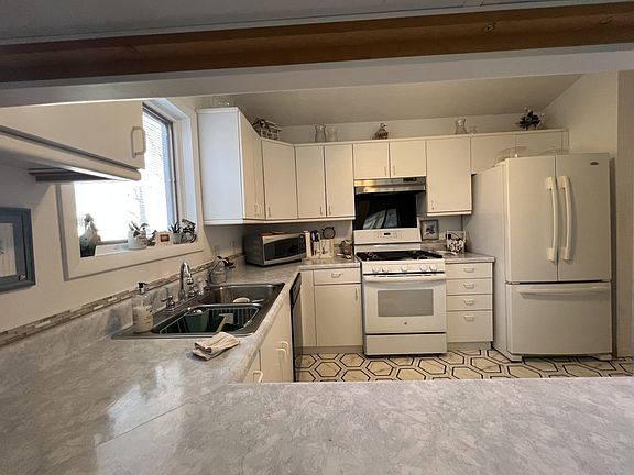 5th image of 466 44th Avenue Ct #17