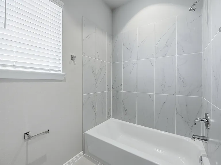Phase II |Secondary Bathroom with Soaking Tub (Plan 3201)