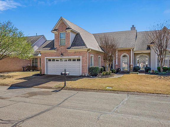 3rd image of 1727 Village Ridge Rd