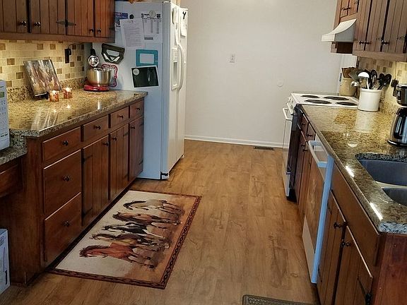 5th image of 894 Catalina Dr