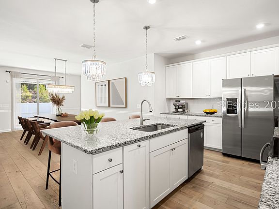 3rd image of 12 Hartwell Rd