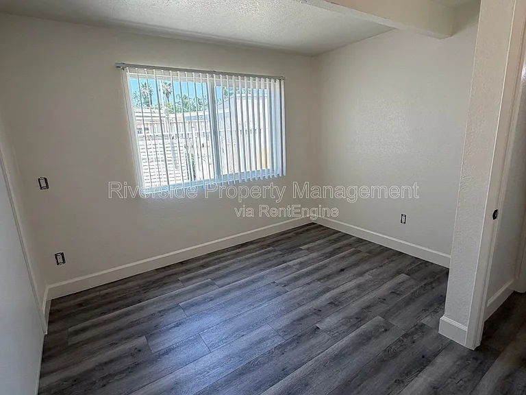 1221 Villa St #A — Photo 10