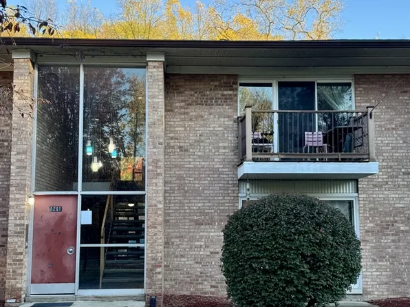 1261 Island Dr APT 202, Ann Arbor, MI 48105