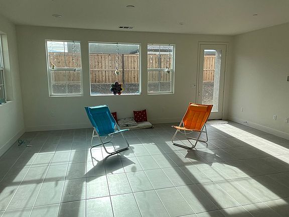 3rd image of 7003 Sacramento Dr