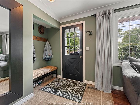 4th image of 11 Riviera Dr