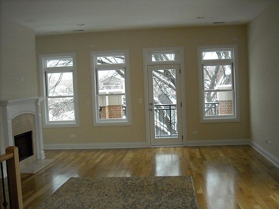3rd image of 2328 N Greenview Ave APT 2B