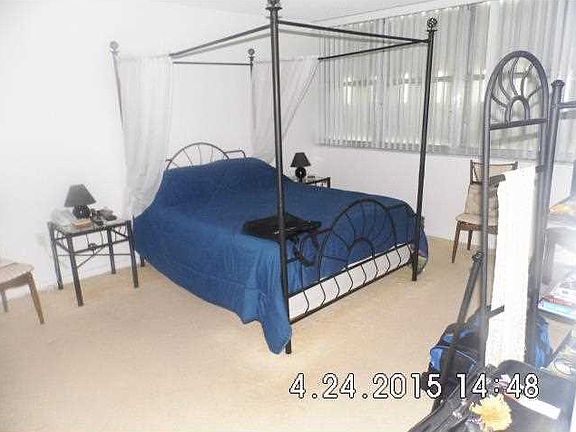 5th image of 5838 Collins Av. #5H