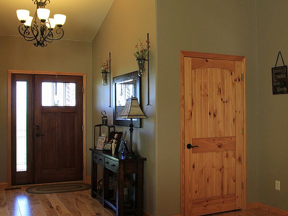 Main Entry/Closet
