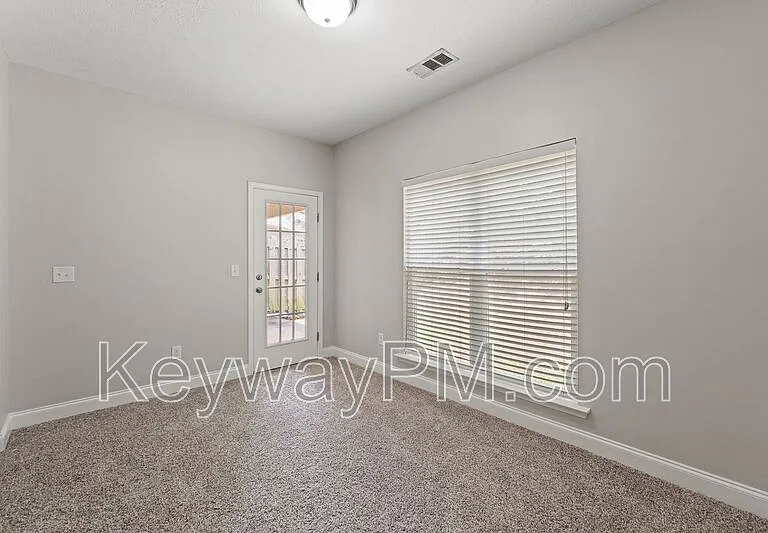 366 Bowen Fls — Photo 11