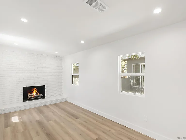 291 Ebony Ave — Photo 22