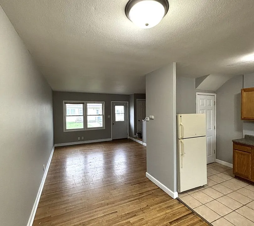 1272 W Mullan Ave