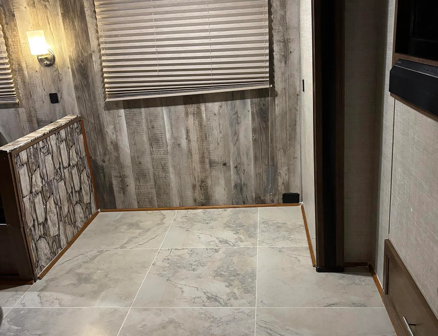1 bed, 1.0 bath, 1724 sqft, $1,100 — Photo 3