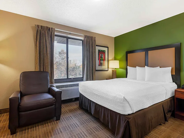 Studio Suite - 1 Queen Bed