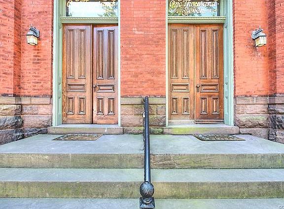 2nd image of 1005 W Franklin St #5
