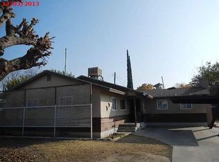 2712 S M St, Bakersfield, CA 93304