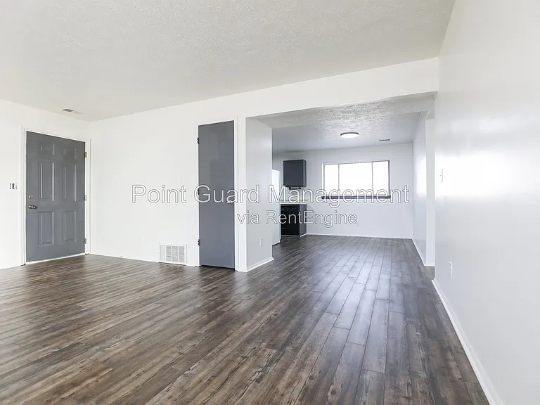 The Vincent Apartments — Photo 22