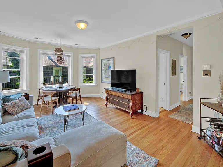 650 W Wellington Ave — Photo 11